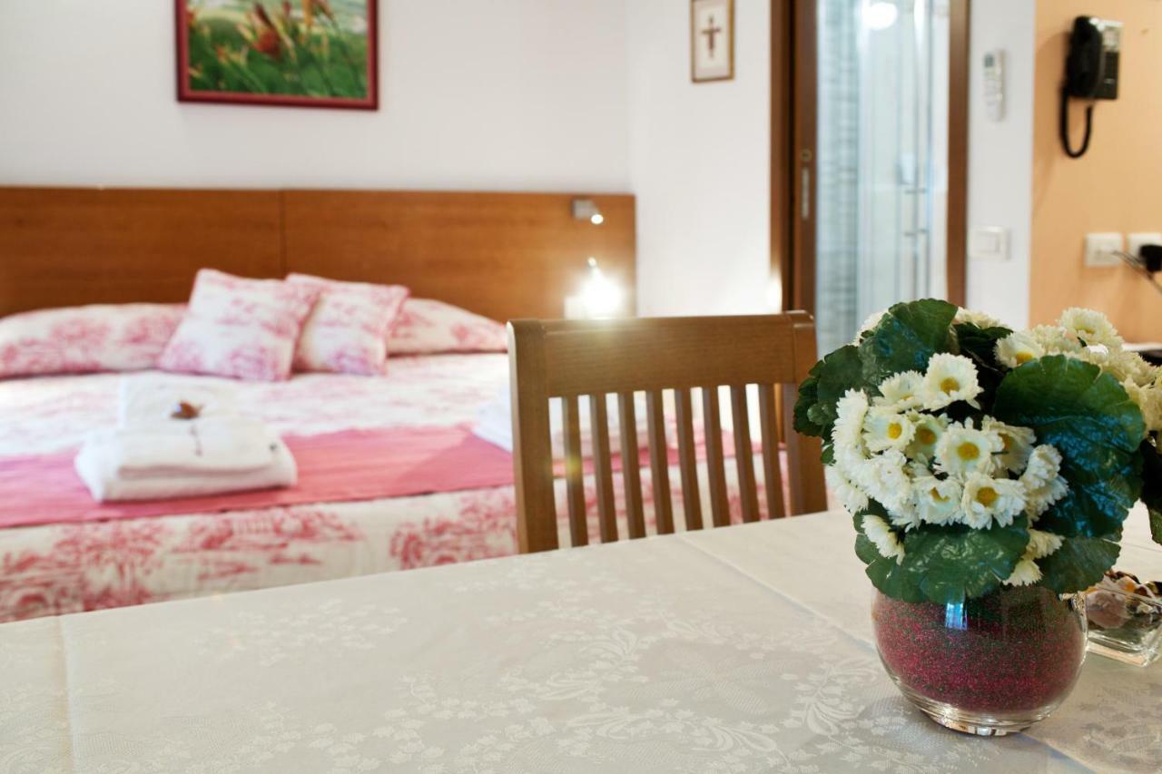 B&B La Casa Di Rosa Vago Dış mekan fotoğraf